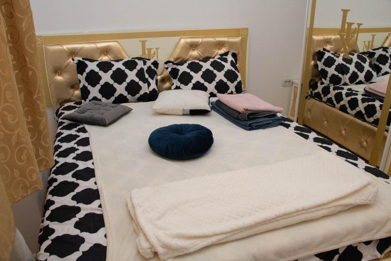 Apartament Capitala Militari Rosu Экстерьер фото