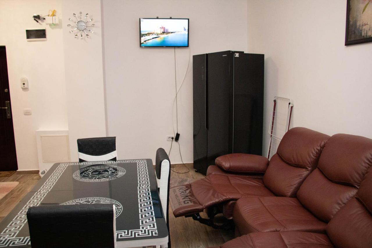 Apartament Capitala Militari Rosu Экстерьер фото