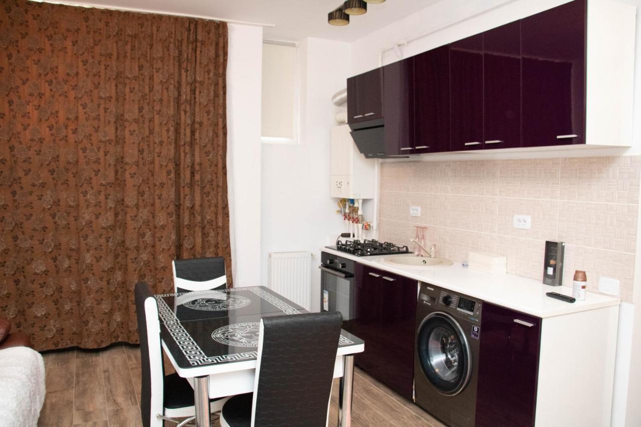 Apartament Capitala Militari Rosu Экстерьер фото