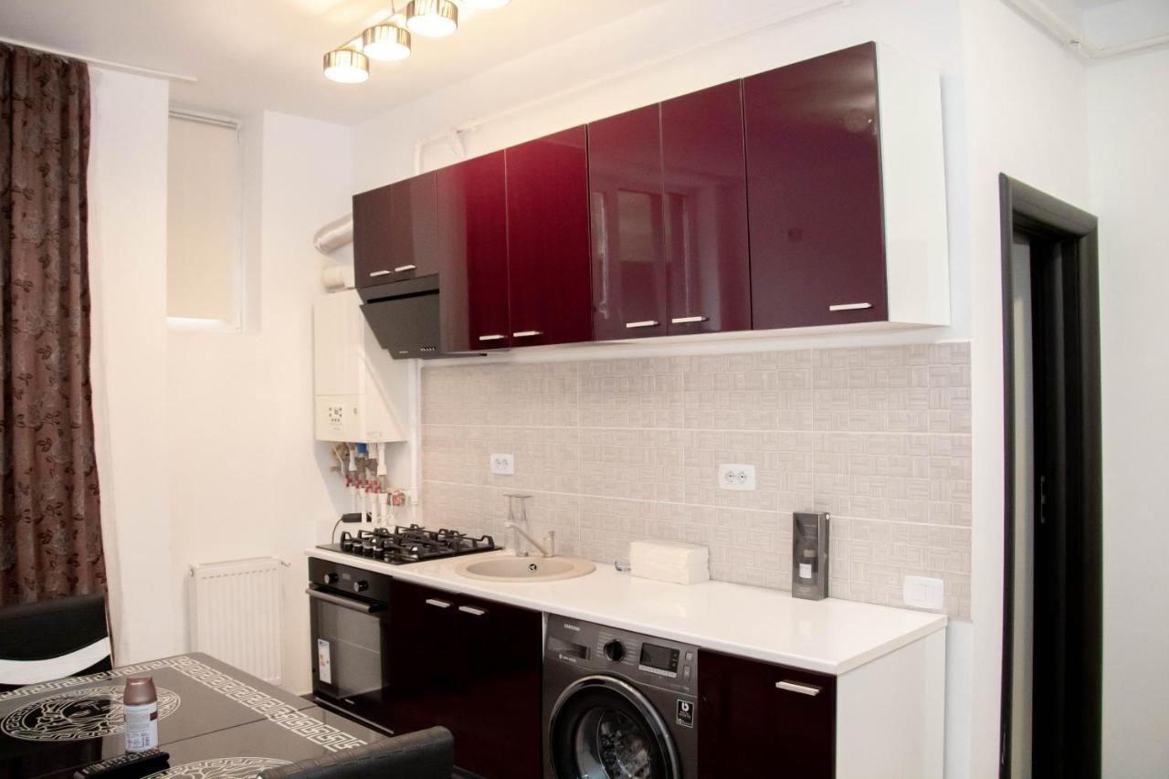 Apartament Capitala Militari Rosu Экстерьер фото